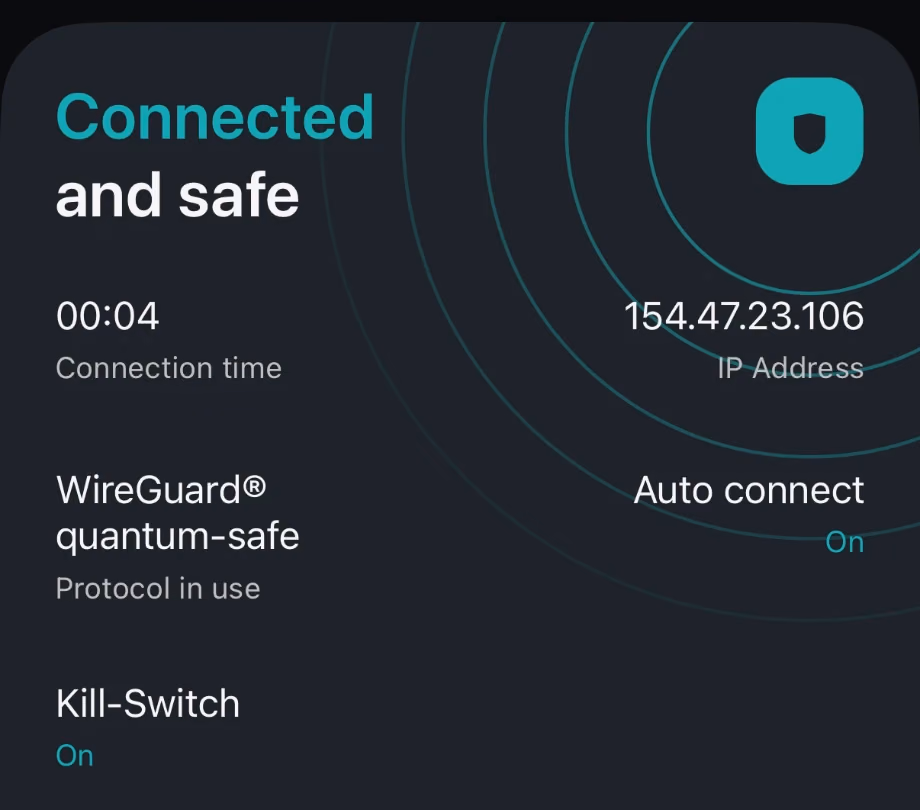 Surfsharkアプリの接続完了画面で、connected and safeの表示とともに接続時間、IPアドレス、使用中のプロトコル、Kill-SwitchとAuto connectの状態が並んだスクリーンショット